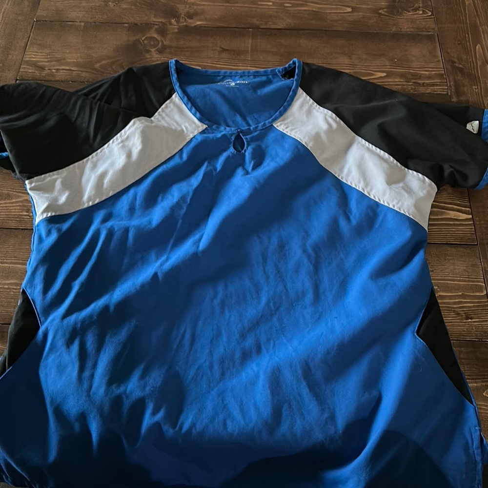 Women’s scrub set